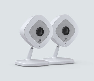 Arlo Q &ndash; 1080p HD Security Camera with Audio &ndash; 2 Pack